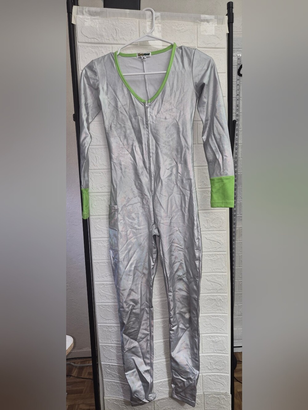 Tipsy Elves Alien Full Costume Wig Headba Women’s XS Silver Iridescent Bodysuit